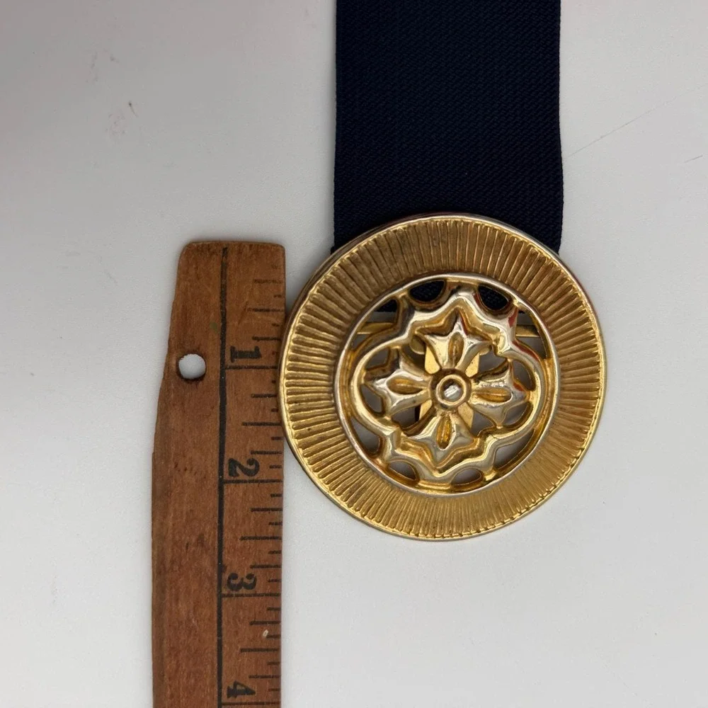 Vintage Navy Blue Elastic Cinch Belt Gold Filigree Round Buckle Medium 27 Inch